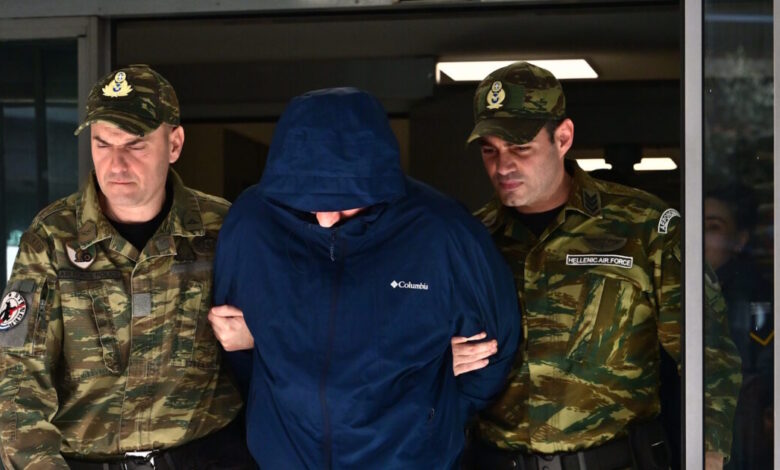 Ο-54χρονος-σμήναρχος-κατάσκοπος-της-Κίνας-με-τη-«διπλή»-ζωή,-τα-κρυφά-εμβάσματα-και-τα-νέα-πρόσωπα-που-μπαίνουν-στο-κάδρο-των-ερευνών