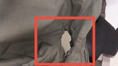 ΑΠΘ:-Η-στολή-του-αστυνομικού-που-δέχθηκε-τη-βόμβα-μολότοφ-και-έπαθε-εγκαύματα-σε-πρόσωπο-και-αυχένα