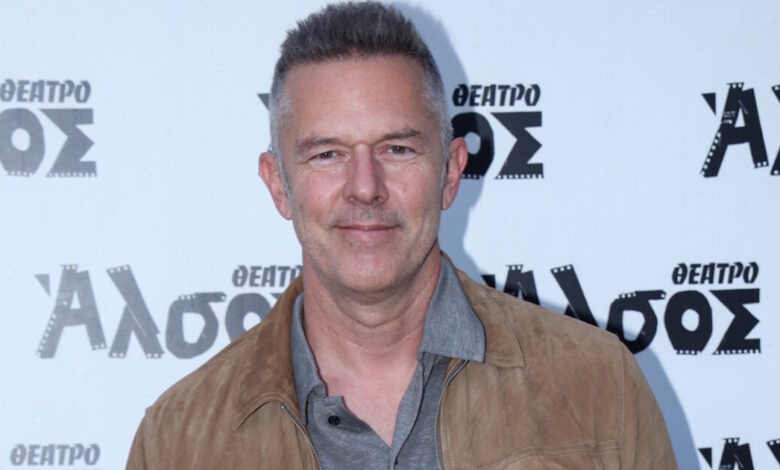 Ο-Χρήστος-Λούλης-για-το-«cleansed»-που-εμφανίζεται-γυμνός:-tο-να-βγάλεις-το-βρακί-σου-είναι-πολύ-δευτερεύον