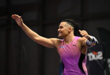 Ο-Εμμανουήλ-Καραλής-έκανε-«πάρτι»-στο-fly-athens-indoor-με-άλμα-στα-5.90-μέτρα,-μπροστά-σε-Σάκη-Ρουβά-και-Γιώργο-Καραγκούνη