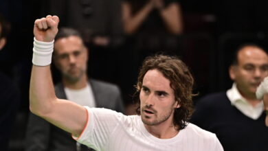 davis-cup:-Ο-Στέφανος-Τσιτσιπάς-έκανε-τη-δουλειά-και-ισοφάρισε-1-1-για-την-Ελλάδα-κόντρα-στο-Μεξικό