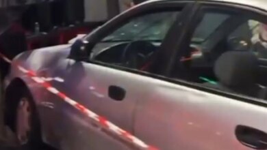 Άγιος-Δημήτριος:-Κινηματογραφική-καταδίωξη-με-κλεμμένο-αυτοκίνητο-που-«μπούκαρε»-σε-ίντερνετ-καφέ