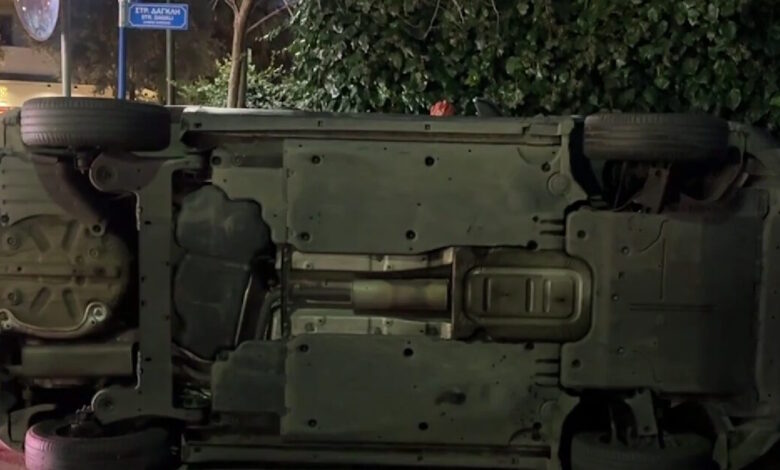 Κηφισιά:-Τροχαίο-με-ανατροπή-αυτοκινήτου-και-δύο-εγκλωβισμένους-–-Βίντεο-από-το-σημείο