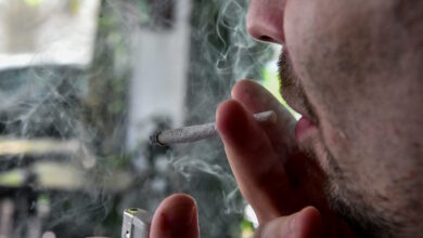 Τρίκαλα:-Χειροπέδες-σε-3-περιπτεράδες-μετά-την-αυστηροποίηση-του-νόμου-για-πώληση-αλκοόλ-ή-τσιγάρων-σε-ανήλικους