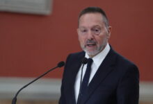 Στουρνάρας:-Η-ελληνική-οικονομία-πάει-καλά,-προϋπόθεση-για-να-συνεχίσει,-είναι-η-πολιτική-σταθερότητα