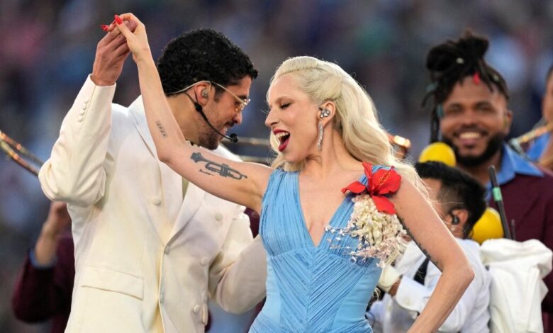 super-bowl-lx:-Η-νίκη-των-seattle-seahawks,-οι-εντυπωσιακές-εμφανίσεις-bad-bunny-και-lady-gaga-και-η-κριτική-του-Ντόναλντ-Τραμπ