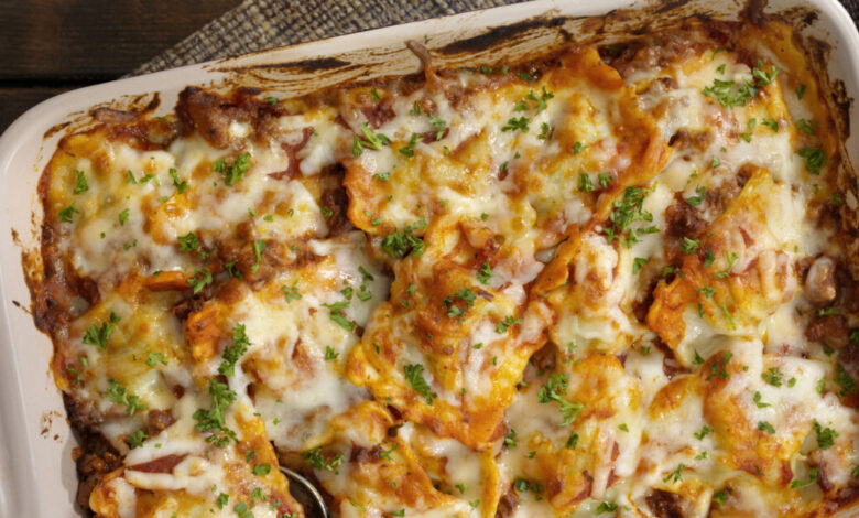 Συνταγή-για-εύκολα-ραβιόλια-φούρνου-με-ντομάτα-και-σπανάκι