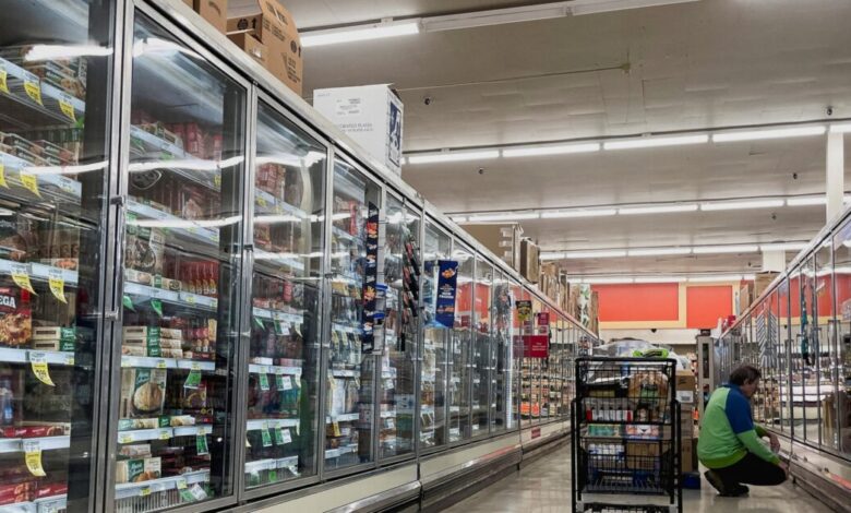 Ελληνικές-εξαγωγές:-Σημαντική-άνοδος-σε-τρόφιμα,-αλκοολούχα-και-τσιγάρα-το-2025