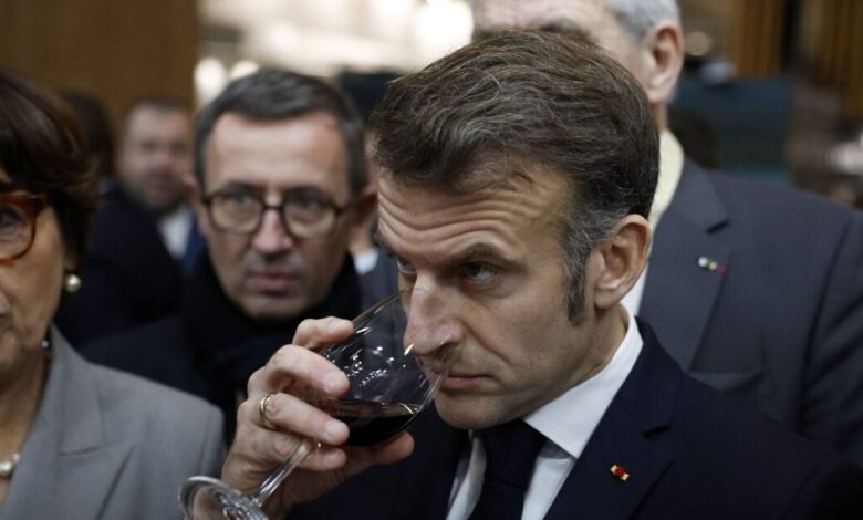 Μακρόν-για-σκάνδαλο-Επστάιν:-Η-αμερικανική-Δικαιοσύνη-πρέπει-να-κάνει-τη-δουλειά-της