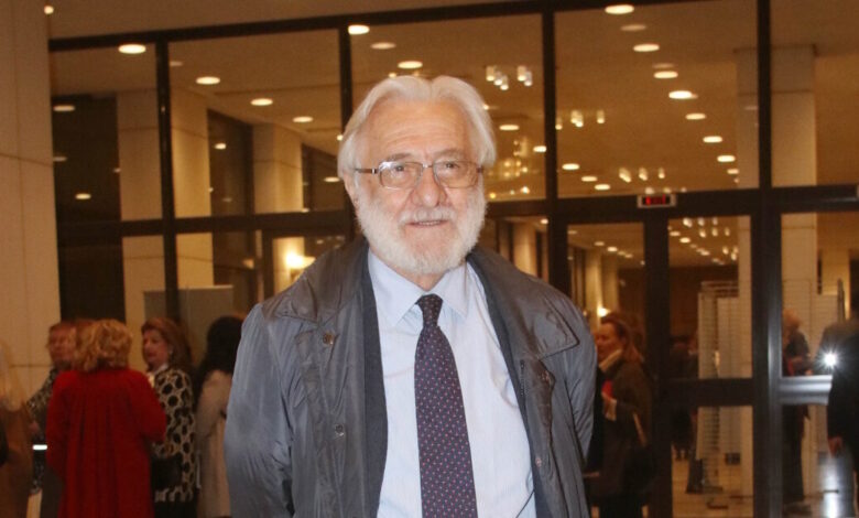 Σμαραγδής-σε-Στάνκογλου:-«Αυτό-το-κλίμα-είναι-η-αριστερά,-δε-θέλουν-να-πιστέψουν-ότι-η-ταινία-Καποδίστριας-είχε-επιτυχία»