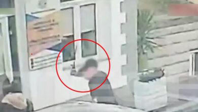 Πύλος:-«Έκανε-σαν-δαιμονισμένος,-πήγε-να-με-βρει-στο-κεφάλι»-λέει-για-τον-25χρονο-ο-κουρέας-που-δέχτηκε-επίθεση-με-γκλοπ