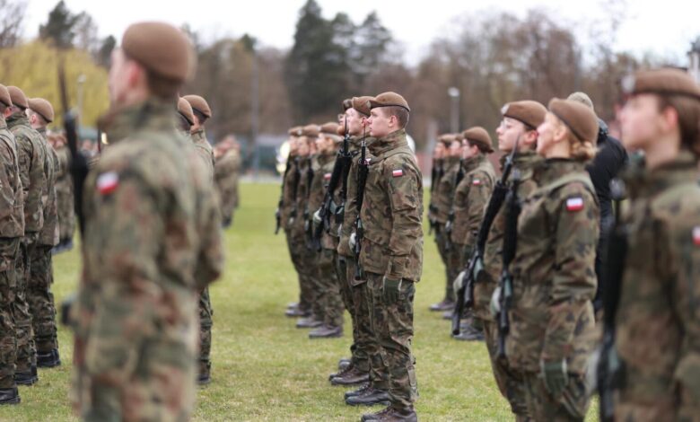 «Σε-επιφυλακή»:-Σε-μισό-εκατομμύριο-υψηλής-ετοιμότητας-εφέδρους-στοχεύει-η-Πολωνία