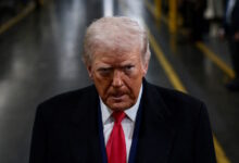 ΗΠΑ:-Εργάτης-της-ford-αποκάλεσε-«προστάτη-παιδεραστών»-τον-Τραμπ-και-δεν-απολύθηκε-–-Αναφερόταν-στην-υπόθεση-Επστάιν