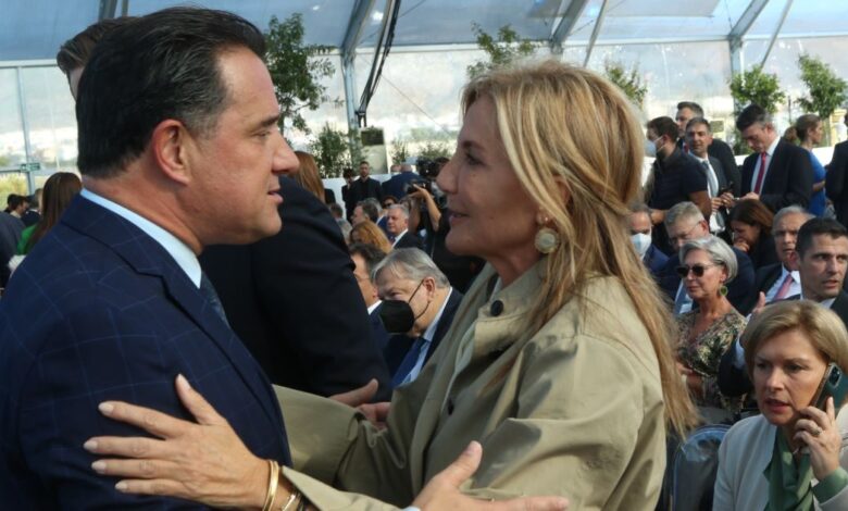 Άδωνις-Γεωργιάδης:-Η-Μαρέβα-Γκραμπόφσκι-–-Μητσοτάκη-εμπιστεύτηκε-το-ΕΣΥ-και-χειρουργήθηκε-στο-ΚΑΤ,-όλα-πήγαν-καλά