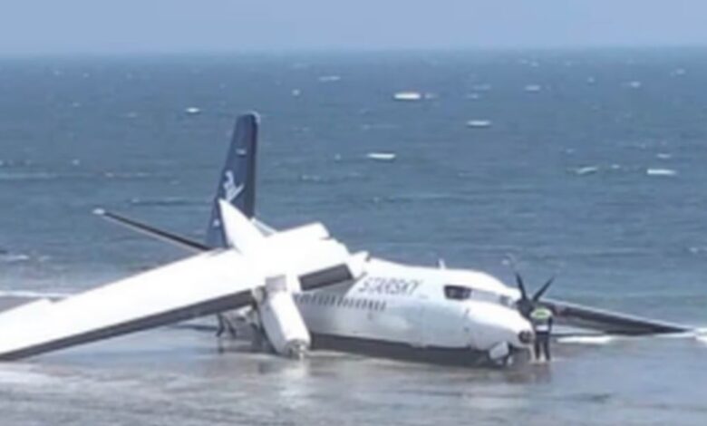 Σομαλία:-Αεροπλάνο-της-starsky-με-55-επιβάτες-συνετρίβη-στη-θάλασσα-λίγο-μετά-την-απογείωση-–-Σοκαριστική-εικόνα-με-κομμένο-φτερό