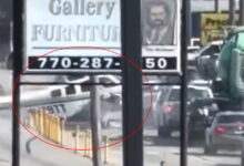 ΗΠΑ:-Δραματική-αναγκαστική-προσγείωση-αεροσκάφους-στη-μέση-του-δρόμου-στη-Τζόρτζια-–-Δείτε-βίντεο