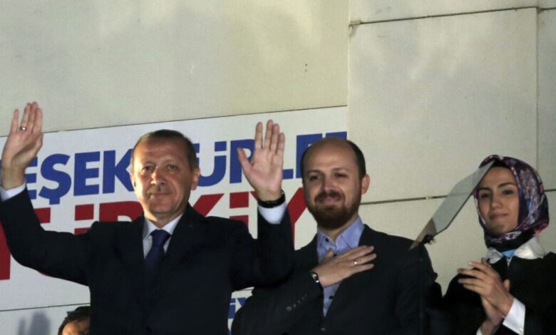 bloomberg:-Ποιος-θα-διαδεχθεί-τον-Ερντογάν-–-Στο-προσκήνιο-ο-44χρονος-γιος-του,-Μπιλάλ