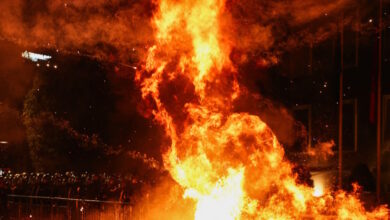 Αλβανία:-Μεγάλες-εντάσεις-με-ρίψεις-μολότοφ-σε-διαδηλώσεις-στα-Τίρανα-–-«Ράμα-φύγε,-να-παραιτηθεί-η-διεφθαρμένη-κυβέρνηση»