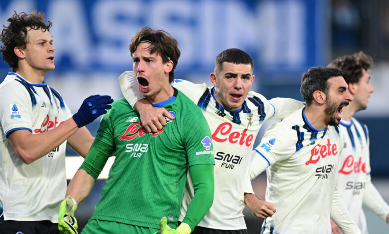 Νάπολι-–-Κόμο-1-1-και-6-7-στα-πέναλτι:-Σπουδαία-πρόκριση-για-την-ομάδα-του-Δουβίκα-στο-Κύπελλο-Ιταλίας