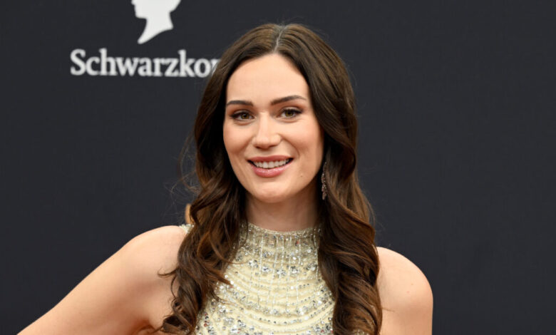 «Βουίζει»-η-Γερμανία-για-τη-σχέση-70χρονου-δισεκατομμυριούχου-με-την-27χρονη-κόρη-του-προέδρου-της-Βαυαρίας