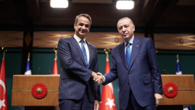 Στο-«Λευκό-Παλάτι»-του-Ερντογάν-ο-Μητσοτάκης:-Οι-«κόκκινες-γραμμές»-της-Αθήνας-και-οι-επιδιώξεις-των-δύο-ηγετών