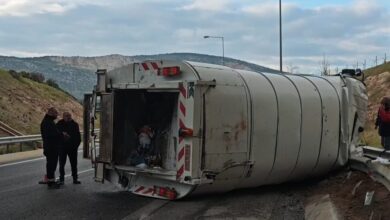 Τροχαίο-με-απορριμματοφόρο-στην-περιφερειακή-Αιγάλεω:-Στο-νοσοκομείο-ο-οδηγός-–-Καθυστερήσεις-στο-ύψος-της-εξόδου-προς-Αττική-Οδό