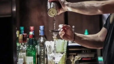 Εύβοια:-Στο-κέντρο-υγείας-Αλιβερίου-15χρονος-από-αλκοόλ-–-Χειροπέδες-σε-πατέρα-και-καταστηματάρχη