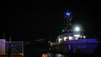 Προσάραξη-και-εισροή-υδάτων-σε-σκάφος-στην-Ελαφόνησο-–-Μεγάλη-επιχείρηση-του-Λιμενικού-για-τους-4-επιβαίνοντες