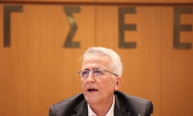 Παναγόπουλος:-Δεν-παραιτούμαι,-με-χρειάζεστε