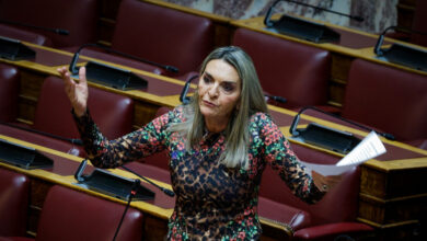 Νέα-Αριστερά: Νέα-εκπρόσωπος-Τύπου-η-Πέτη-Πέρκα,-γραμματέας-της-ΚΟ-ο-Δημήτρης-Τζανακόπουλος