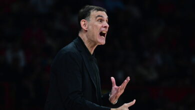 Ο-Μπαρτζώκας-απάντησε-σε-ερώτηση-για-τον-Χέιζ-Ντέιβις:-Μην-βάζουμε-τον-Ολυμπιακό-και-τον-Παναθηναϊκό-στο-ίδιο-πλαίσιο