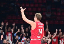 Ολυμπιακός-–-Ερυθρός-Αστέρας:-Το-φοβερό-τρίποντο-του-Σάσα-Βεζένκοφ-που-«σφράγισε»-τη-νίκη-των-Πειραιωτών