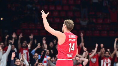 Ολυμπιακός-–-Ερυθρός-Αστέρας:-Το-φοβερό-τρίποντο-του-Σάσα-Βεζένκοφ-που-«σφράγισε»-τη-νίκη-των-Πειραιωτών