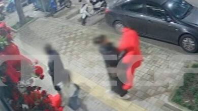 Θεσσαλονίκη:-Έκλεψαν-λούτρινα-αρκουδάκια-από-ανθοπωλείο-παραμονές-του-Αγίου-Βαλεντίνου-–-Βίντεο