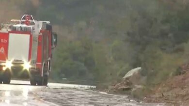 Νέα-κατολίσθηση-έκλεισε-την-παλαιά-εθνική-οδό-Άρτας-–-Αμφιλοχίας,-αποκομμένη-οδικώς-η-Ήπειρος