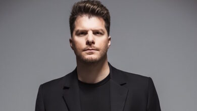 Λούκας-Γιώρκας:-Στα-backstage-των-προβών-του-για-το-απόλυτο-live-τα-μεσημέρια-Κυριακής-στον-Πειραιά