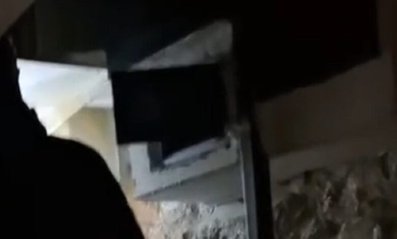 Κύκλωμα-«αχυρανθρώπων»-στην-εστίαση:-Η-στιγμή-που-οι-ελεγκτές-της-ΑΑΔΕ-εντοπίζουν-ειδική-κρύπτη-σε-κατάστημα-γνωστής-αλυσίδας