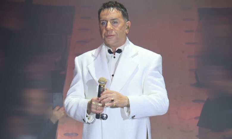 «Ο-Γιώργος-Μαζωνάκης-ήθελε-χθες-να-πάει-να-τραγουδήσει,-αλλά-δεν-τον-αφήσαμε»,-αποκάλυψε-ο-γιατρός-του