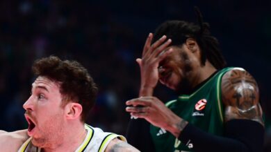 Παναθηναϊκός-–-Φενέρμπαχτσε:-Ο-Χολμς-πήγε-με-αίματα-στον-πάγκο-του-«τριφυλλιού»