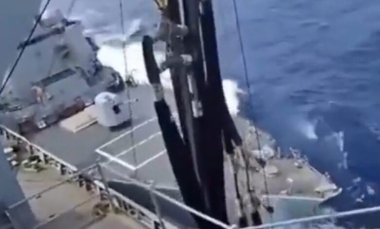 Η-στιγμή-που-συγκρούονται-δύο-πλοία-του-αμερικανικού-ναυτικού-ανοιχτά-της-Νότιας-Αμερικής