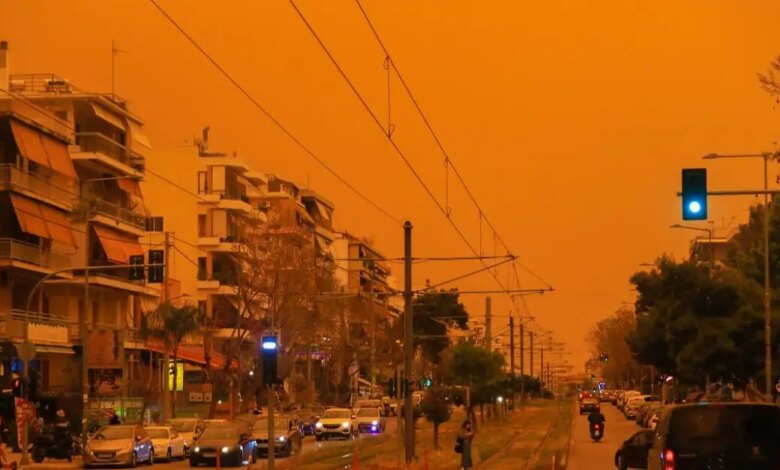 Διπρόσωπος-ο-καιρός-το-Σαββατοκύριακο:-Αφρικανική-σκόνη,-βροχές-και-υψηλές-θερμοκρασίες