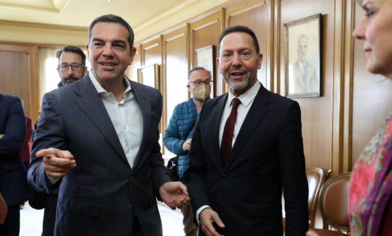 Χωρίς-τέλος-η-κόντρα-Στουρνάρα-–-Τσίπρα:-«Με-κατηγορεί-για-πολιτική-μεροληψία-εκείνος-που-θεωρούσε-ότι-η-κεντρική-τράπεζα-οφείλει-να-σιωπά»-–-«Να-φτάσεις-τα-χρόνια-του-Παναγόπουλου-της-ΓΣΕΕ»