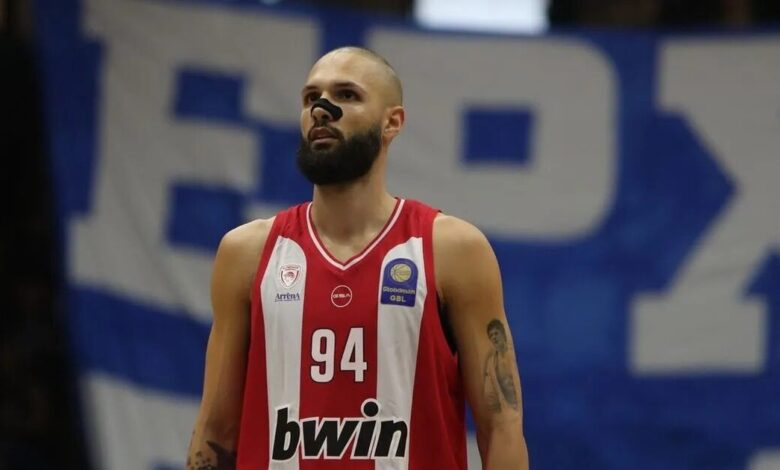 Ηρακλής-–-Ολυμπιακός-70-95:-Ο-Εβάν-Φουρνιέ-υπέγραψε-το-διπλό-με-32-πόντους