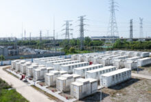 Πόσα-έσοδα-θα-αποκομίσουν-φέτος-οι-μονάδες-αποθήκευσης-με-μπαταρίες,-σύμφωνα-με-τον-ΔΑΠΕΕΠ