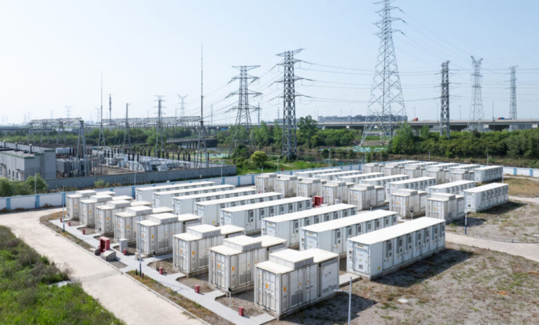 Πόσα-έσοδα-θα-αποκομίσουν-φέτος-οι-μονάδες-αποθήκευσης-με-μπαταρίες,-σύμφωνα-με-τον-ΔΑΠΕΕΠ