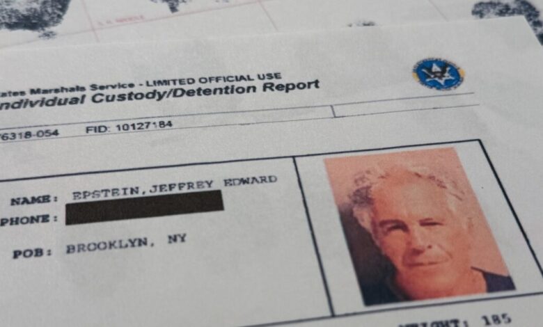 Ο-Τζέφρι-Επστάιν-και-ο-Στιβ-Μπάνον-έστηναν-συνωμοσία-για-να-ρίξουν-τον-πάπα-Φραγκίσκο