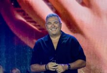 j2us:-Το-τηλεφώνημα-έκπληξη-του-Αντώνη-Ρέμου-κατά-την-διάρκεια-του-live-και-οι-ευχές-για-την-κόρη-του