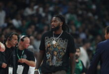 Ο-Ματίας-Λεσόρ-τραγούδησε-συνθήματα-με-τους-οπαδούς-του-Παναθηναϊκού-σε-κοπή-πίτας