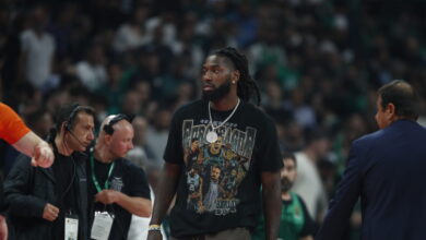 Ο-Ματίας-Λεσόρ-τραγούδησε-συνθήματα-με-τους-οπαδούς-του-Παναθηναϊκού-σε-κοπή-πίτας