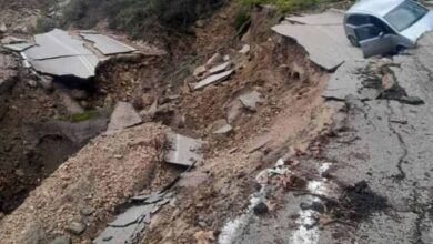 Καθίζηση-70-μέτρων-σε-δρόμο-στα-Τζουμέρκα-–-Έπεσε-ΙΧ-στο-οδόστρωμα